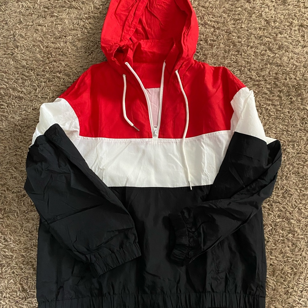 Red, white and black Windbreaker never worn Womens cropped large